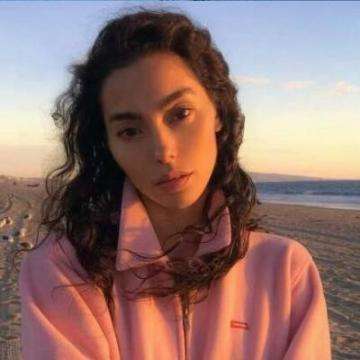 健身女神太过豪放引争议